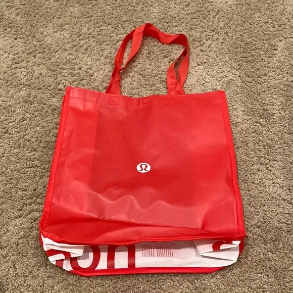 lululemon jacket that turns into a bag Is it raining where you are ? If not it will be  I'd better introduce  you to the BEST jacket: it's (appropriately) called the Rain chaser jacket  @lululemonausnz , it's soo